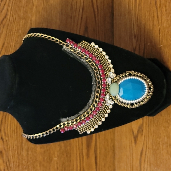 Unbranded Jewelry - Costume Jewelry Necklace